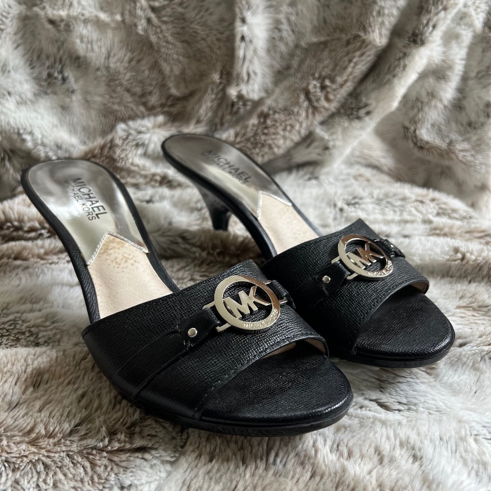 NWOT Michael Kors Low Heels in black and silver MK monogram